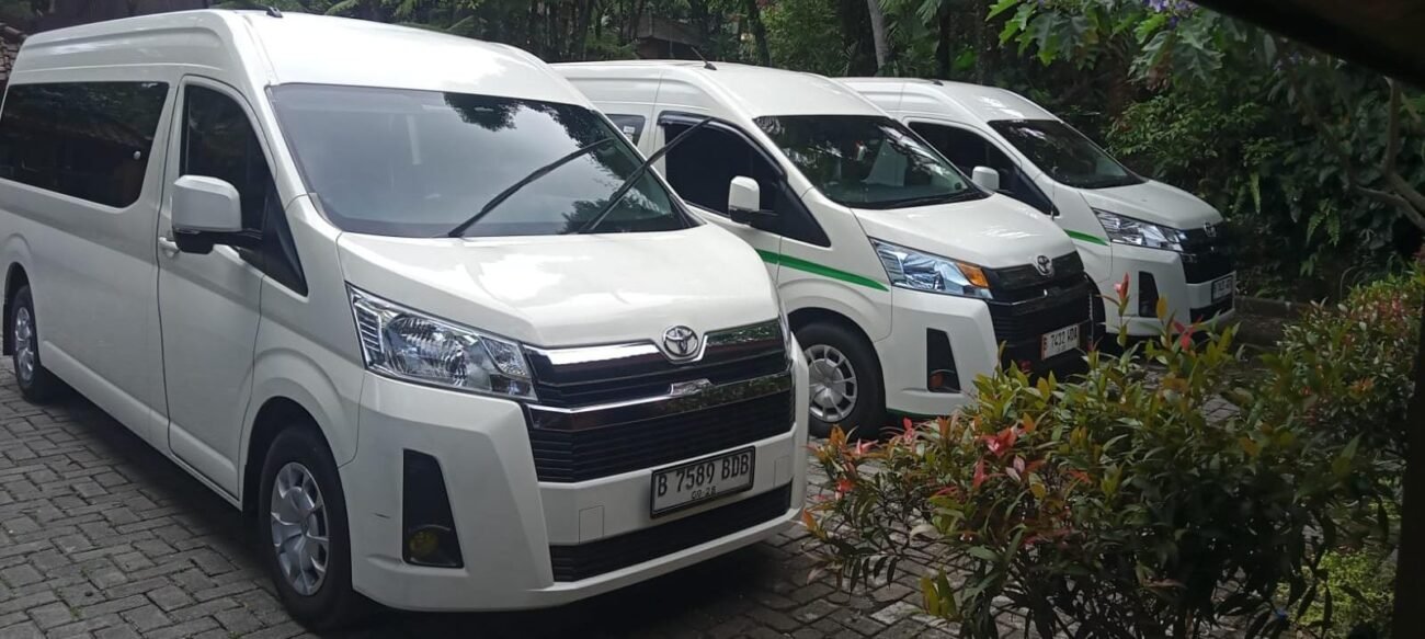 Rental Mobil Bandara Soeta 24 Jam WA 082120056420